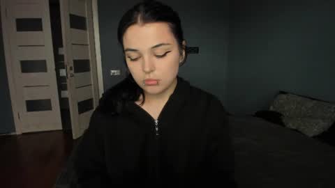 emily_ferra online show from June 15, 2026, 4:58 am