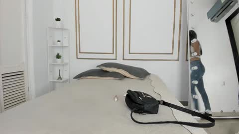 emily_gaviria1 online show from March 3, 2026, 11:49 am