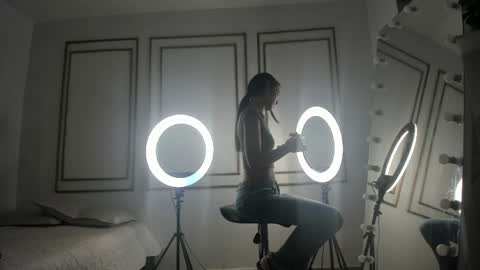 emily_gaviria1 online show from April 7, 2026, 12:16 pm