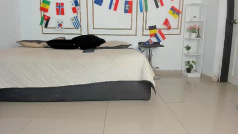 emily_gaviria1 online show from July 19, 2026, 12:09 pm
