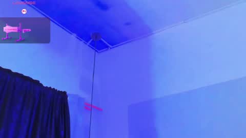 Emi  online show from April 18, 2026, 7:07 pm