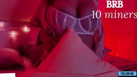 Snapshot of emily_gin chatting on February 10, 2026, 2:15 am EMILY online show from February 10, 2026, 2:15 am