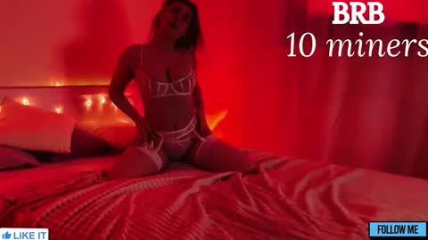 Snapshot of emily_gin chatting on March 4, 2026, 2:17 am EMILY online show from March 4, 2026, 2:17 am