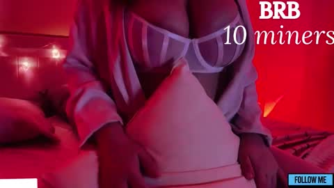 Snapshot of emily_gin chatting on March 16, 2026, 5:44 am EMILY online show from March 16, 2026, 5:44 am