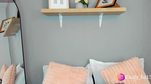 Emily online show from December 4, 2024, 1:53 pm