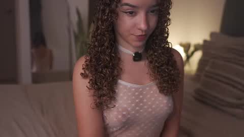Juliana online show from May 2, 2026, 11:10 pm