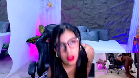 Snapshot of emily_jones3 chatting on May 29, 2026, 2:15 pm Emily online show from May 29, 2026, 2:15 pm