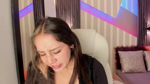 Emily online show from September 25, 2025, 2:43 pm