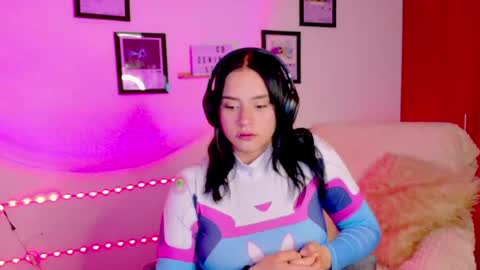 Emily Lindey online show from May 28, 2026, 6:00 am