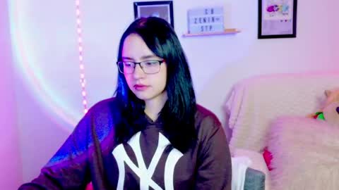 Emily Lindey online show from June 11, 2026, 2:22 am