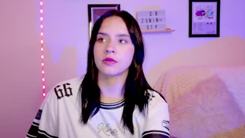 Emily Lindey online show from June 12, 2026, 5:28 am