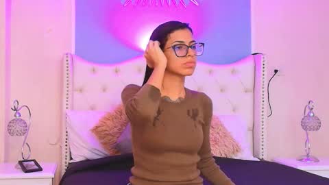 Emily online show from September 21, 2025, 9:49 pm