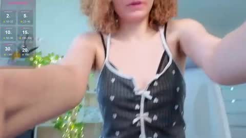 Snapshot of emily_lune chatting on June 15, 2026, 2:14 am Emily online show from June 15, 2026, 2:14 am