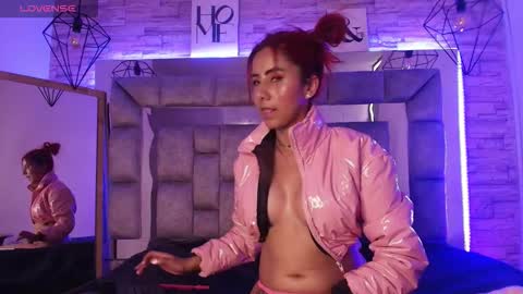 Snapshot of emily_morgan04 chatting on October 5, 2025, 11:52 am     online show from October 5, 2025, 11:52 am
