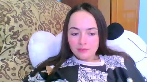 emily_morning_dew online show from December 2, 2024, 11:01 am