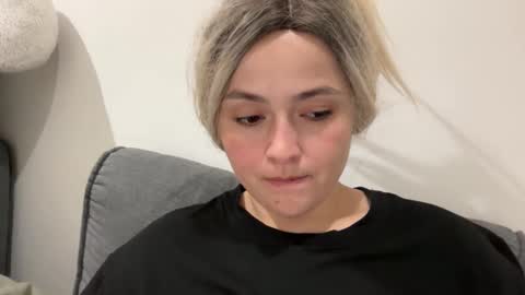 Snapshot of emily_morning_dew chatting on September 15, 2025, 8:31 pm emily_morning_dew online show from September 15, 2025, 8:31 pm