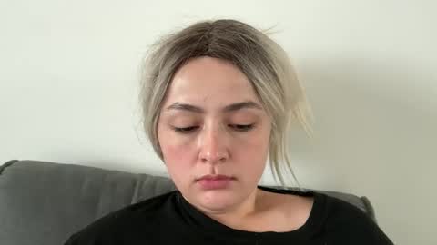 Snapshot of emily_morning_dew chatting on September 18, 2025, 4:58 am emily_morning_dew online show from September 18, 2025, 4:58 am