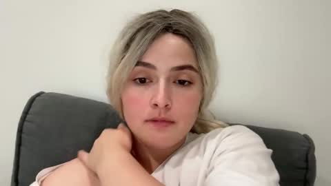 Snapshot of emily_morning_dew chatting on September 23, 2025, 2:31 pm emily_morning_dew online show from September 23, 2025, 2:31 pm