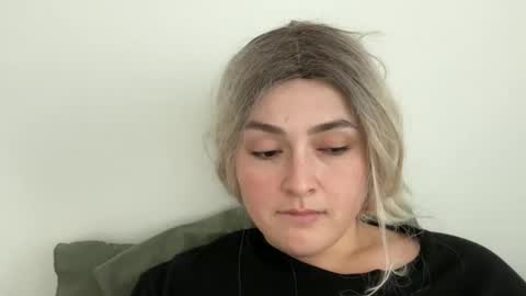 Snapshot of emily_morning_dew chatting on October 18, 2025, 1:45 pm emily_morning_dew online show from October 18, 2025, 1:45 pm