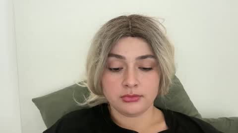 Snapshot of emily_morning_dew chatting on October 23, 2025, 7:40 am emily_morning_dew online show from October 23, 2025, 7:40 am