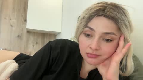 Snapshot of emily_morning_dew chatting on October 25, 2025, 1:07 pm emily_morning_dew online show from October 25, 2025, 1:07 pm