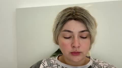 Snapshot of emily_morning_dew chatting on October 28, 2025, 8:18 am emily_morning_dew online show from October 28, 2025, 8:18 am