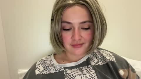 emily_morning_dew online show from May 4, 2026, 6:04 pm
