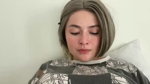 emily_morning_dew online show from May 7, 2026, 8:20 am