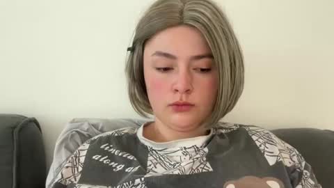 emily_morning_dew online show from May 8, 2026, 4:29 am