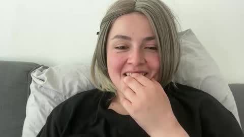 Snapshot of emily_morning_dew chatting on May 14, 2026, 7:04 am emily_morning_dew online show from May 14, 2026, 7:04 am