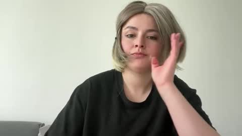 Snapshot of emily_morning_dew chatting on May 16, 2026, 8:11 am emily_morning_dew online show from May 16, 2026, 8:11 am