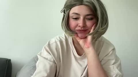 Snapshot of emily_morning_dew chatting on May 25, 2026, 1:17 pm emily_morning_dew online show from May 25, 2026, 1:17 pm