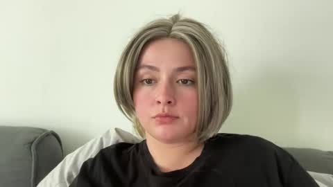 Snapshot of emily_morning_dew chatting on June 2, 2026, 1:24 pm emily_morning_dew online show from June 2, 2026, 1:24 pm
