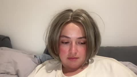 emily_morning_dew online show from July 13, 2026, 6:33 pm