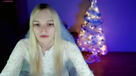 Snapshot of emily_nyaffe chatting on December 26, 2024, 10:20 pm Lia online show from December 26, 2024, 10:20 pm