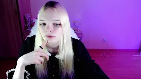 Snapshot of emily_nyaffe chatting on January 26, 2025, 9:07 pm Lia online show from January 26, 2025, 9:07 pm