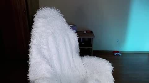 Snapshot of emily_nyaffe chatting on February 7, 2025, 1:47 am Lia online show from February 7, 2025, 1:47 am