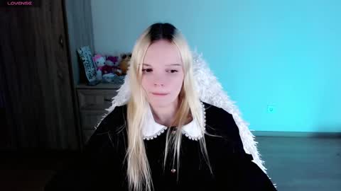 Snapshot of emily_nyaffe chatting on February 11, 2025, 11:44 pm Lia online show from February 11, 2025, 11:44 pm