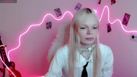 Snapshot of emily_nyaffe chatting on September 21, 2025, 7:48 pm Lia online show from September 21, 2025, 7:48 pm