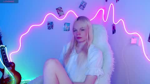 Snapshot of emily_nyaffe chatting on October 25, 2025, 11:29 am Lia online show from October 25, 2025, 11:29 am