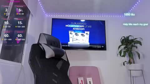 emily_palmeer online show from October 25, 2025, 9:28 am