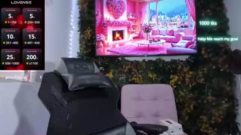 emily_palmeer online show from June 21, 2026, 12:08 pm