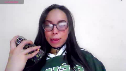 Snapshot of emily_paradise2 chatting on March 26, 2026, 3:23 am emily_paradise2 online show from March 26, 2026, 3:23 am