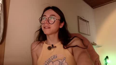 emily_pearl_ online show from December 6, 2024, 9:02 pm