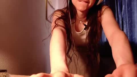 emily_pearl_ online show from December 12, 2024, 8:53 pm