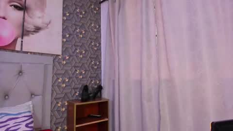 Snapshot of emily_rivera78 chatting on February 19, 2026, 6:37 pm Emily online show from February 19, 2026, 6:37 pm