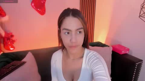 Emily  online show from December 5, 2025, 5:05 am