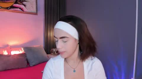 Emily  online show from December 23, 2025, 5:05 am
