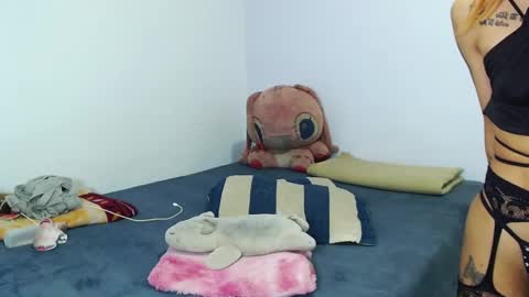 Emily  IGEmmily Baussa online show from December 21, 2025, 9:33 pm