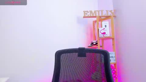 Emily online show from September 19, 2025, 10:49 am